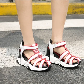 2020 nye casual sports sko koskind farve matchende kile hæl platform indre højne hul skåret ud sandaler