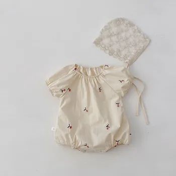 2020 Sommer Baby Piger Tøj Koreansk Stil Baby Jumpsuits Piger Tøj Cherry Emobroidery Baby Bodyer Søde Blonder Hat Spædbarn