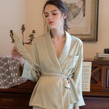 Forår og autumnl nye silke pyjamas for kvinder modeller revers lange ærmer casual to-stykke mode løs home service nattøj