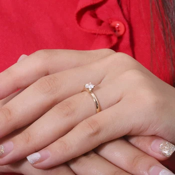 AEAW Hvid Moissanite Ring 0.3 ct 4mm Runde Strålende Cut Moissanite Ring Diamant Ring i 14k gul Guld
