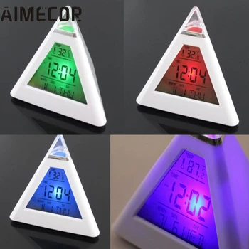 Mit Hus, Nye Mode Pyramide Temperatur 7 Farver LED-Baggrundsbelysning LED Vækkeur jun 17