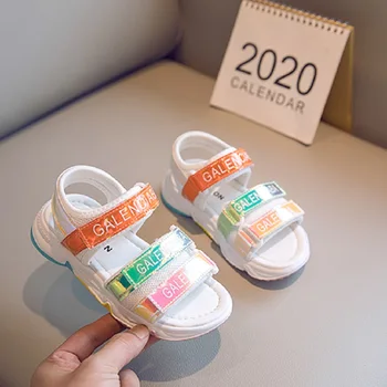 Kids Sandaler 2020 Nye Mode Sommer Piger Bred Farverige Laser Læder Komfortable Rainbow Gummi Drenge Sandaler Børn Sko