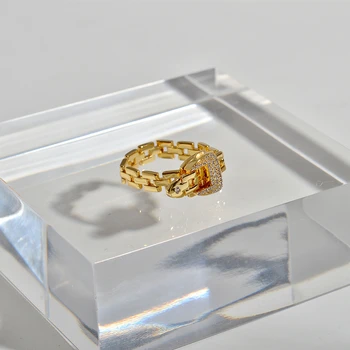 Luksus Unikke Design Bælte Type Ring for Kvinder Minimalistiske og Elegante Guld Farve Rem Indlæg Rhinestone Geometriske Ring Justerbar