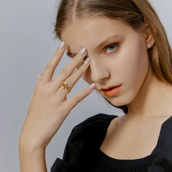 Luksus Unikke Design Bælte Type Ring for Kvinder Minimalistiske og Elegante Guld Farve Rem Indlæg Rhinestone Geometriske Ring Justerbar